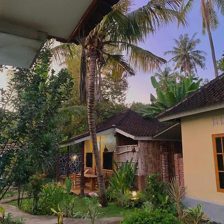 Penginapan Sedap Malam Lovina Exteriör bild