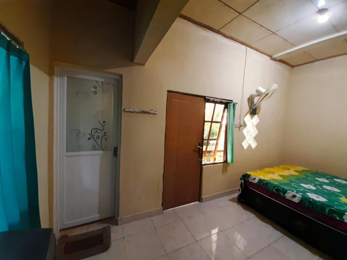 Penginapan Sedap Malam Lovina Exteriör bild